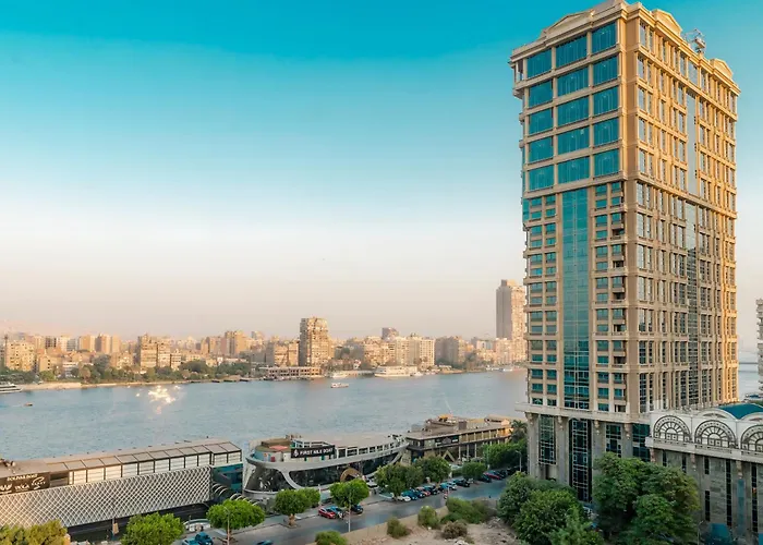 شقة فندقية اطلالة عالنيل بالكامل في قلب القاهرة بجوار الفورسيزون